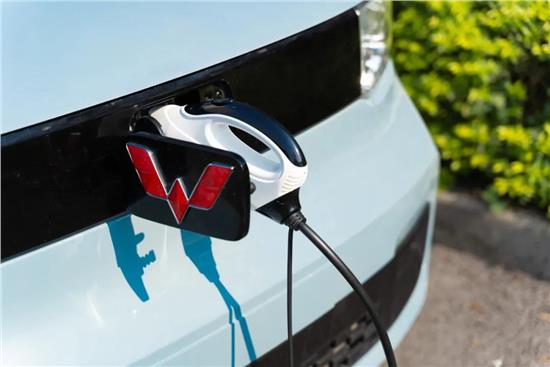 汽车充电头买多少V的好(汽车充电头买多少V的好,全面解析与选择建议) 汽车充电头买多少V的好(汽车充电头买多少V的好,全面解析与选择建议)